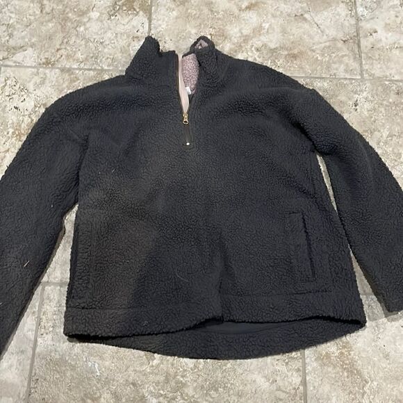 Old Navy Tops - Womens sherpa Large *flaw